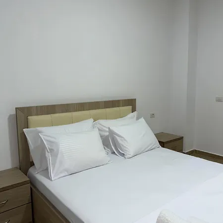 شقة Private Garden تيرانا